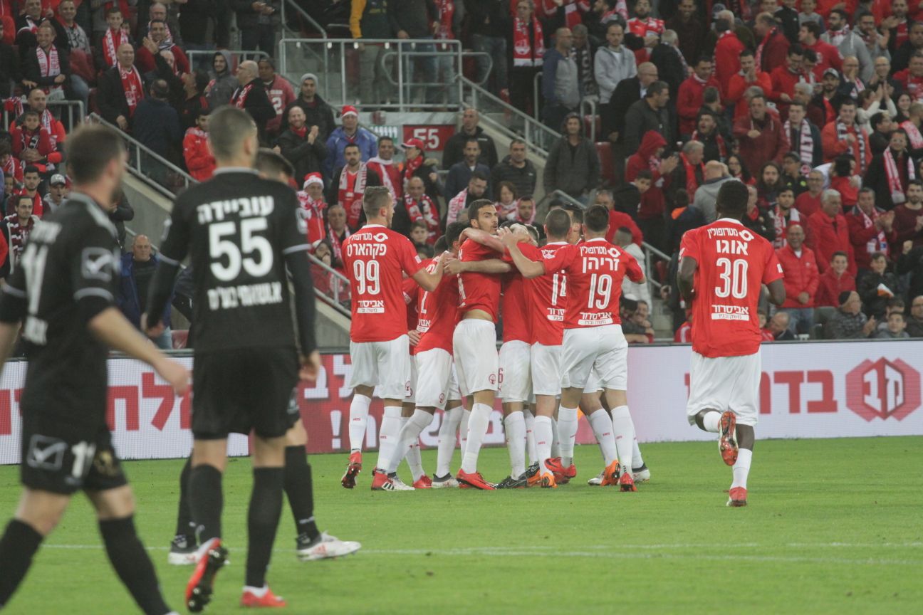 שמחת הגול הראשון מול סכנין. של הבלם המחליף העולה מרוואן קבאהא (צילום: בן בודה)